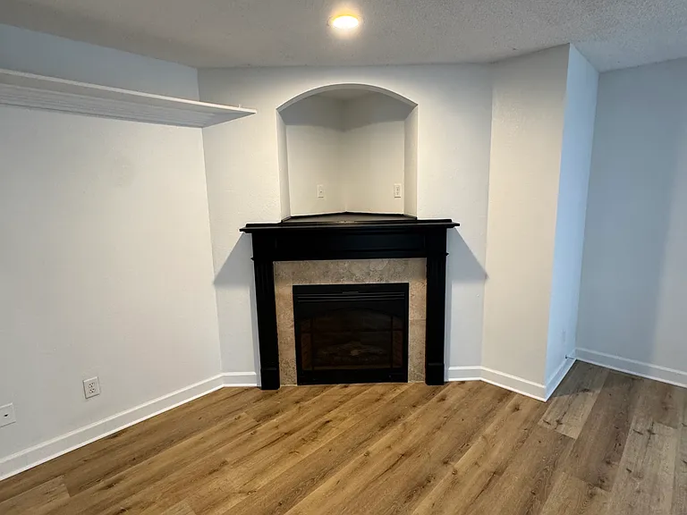 820 SW Peach Tree Ln — Photo 10