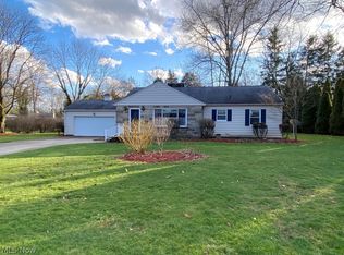 2460 Burnham Rd, Akron, OH 44333