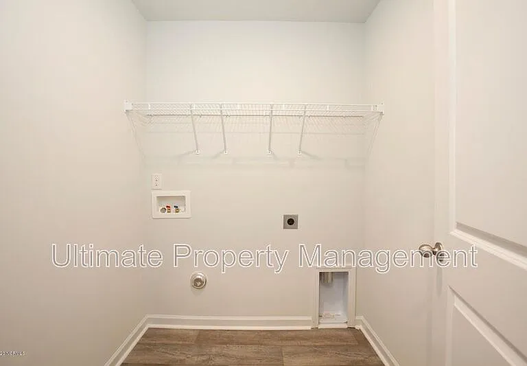 585 Draymore Dr NE — Photo 24