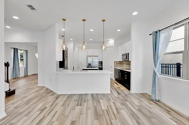 10466 Siddington Dr — Photo 4