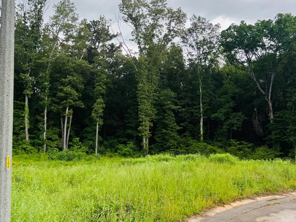 20 Cascade Dr, Florence, AL 35633