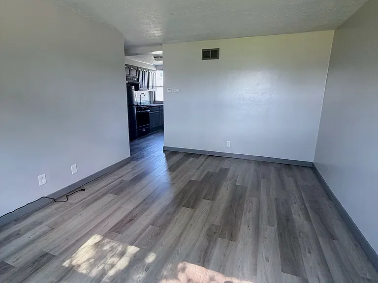 100 Ledgecrest Ave #98 — Photo 5