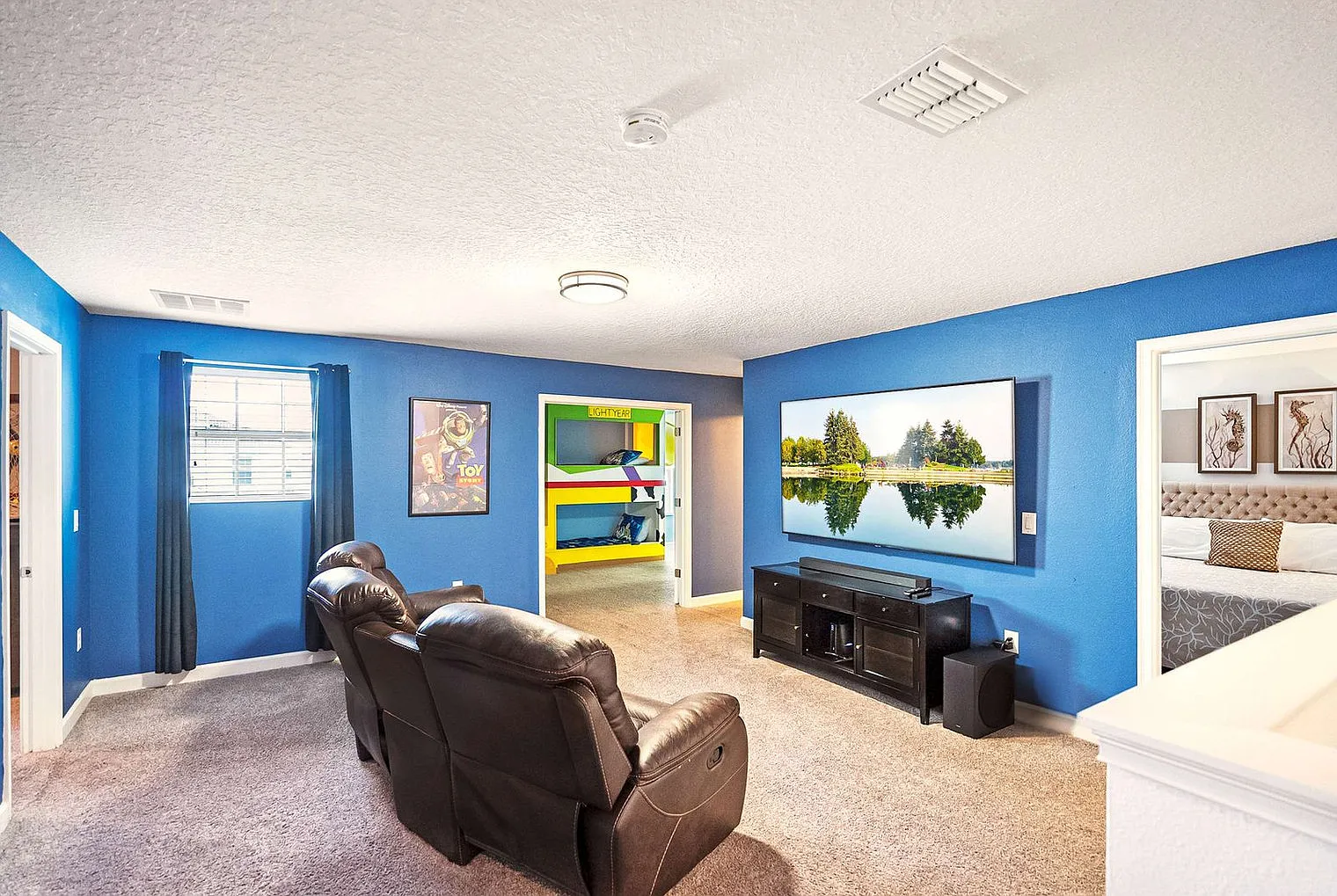 9 bed, 5.0 bath, 4370 sqft, $7,833 — Photo 3