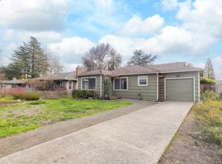 325 NE B St, Grants Pass, OR 97526