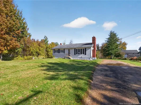 136 Acadie St, Bouctouche, NB E4S 2T4