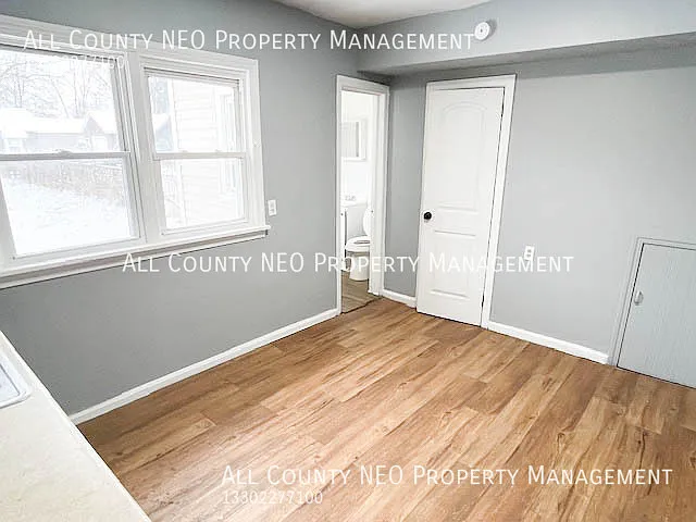 3400 E 52nd St — Photo 7
