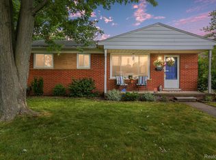 30850 Richland St, Livonia, MI 48150