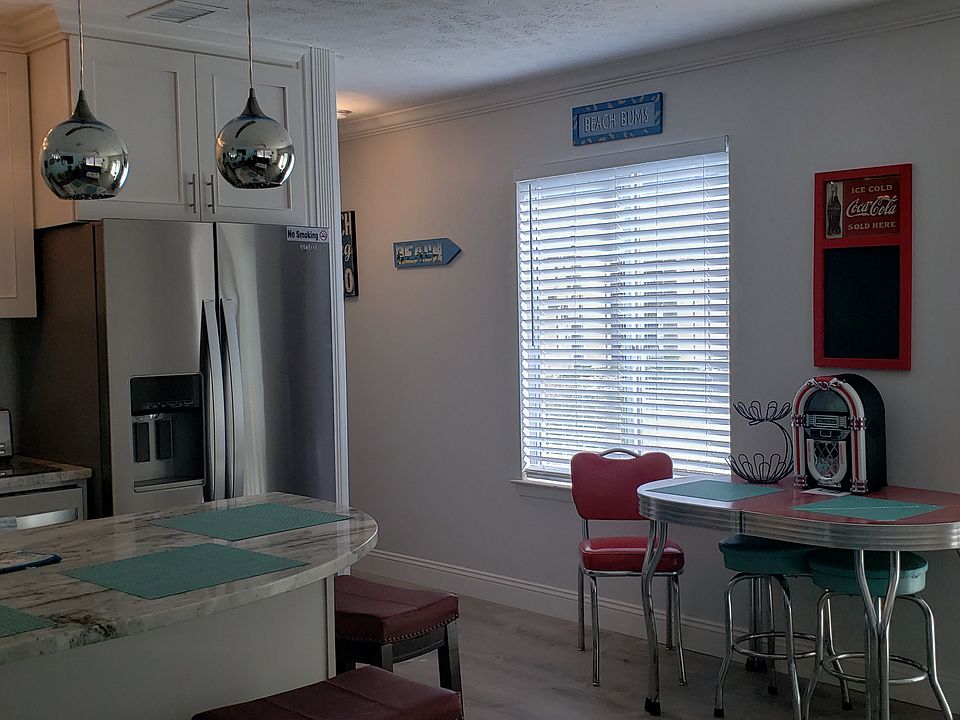 End Unit in the Complex