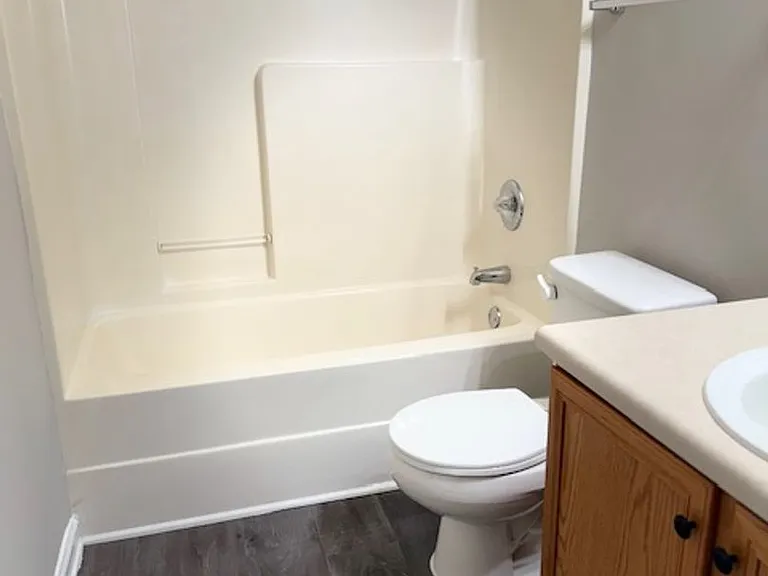 2034 Elm Grove Ln — Photo 6