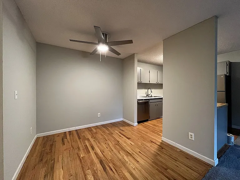 15827 NE Glisan St #5 — Photo 14