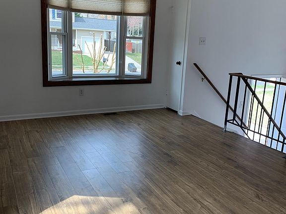 3rd image of 8315 Sunnyview Dr