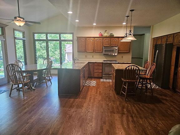 2nd image of 7080 Forest Dr