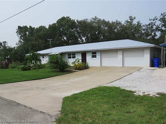 3rd image of 334 Highlands Lake Dr