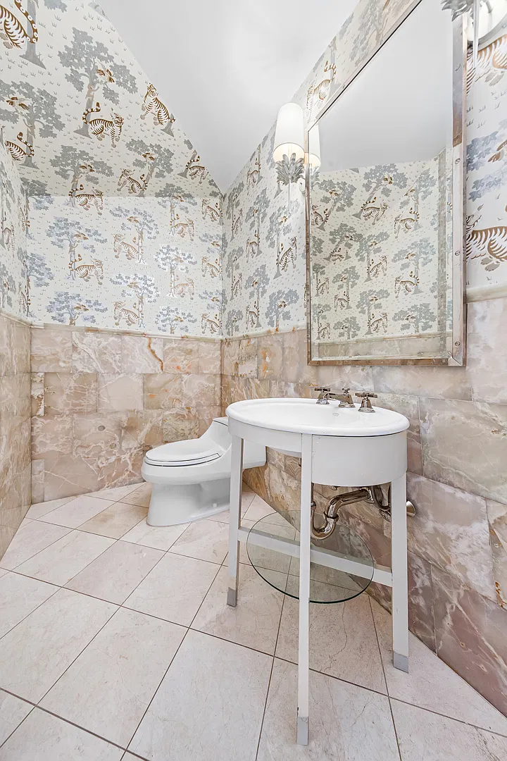 18 East 62nd Street — Photo 4