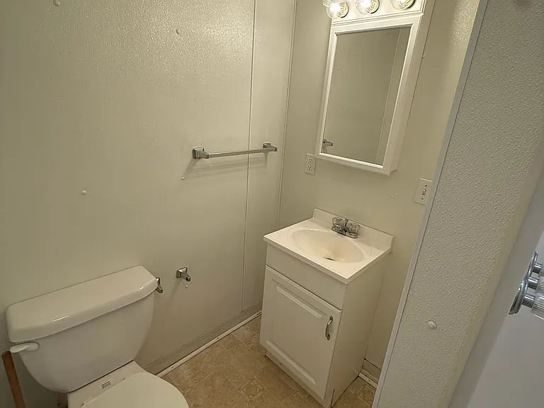 9942 Tower Rd — Photo 10