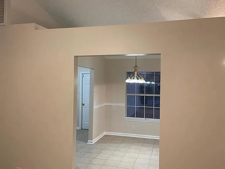 329 Hallowes Dr — Photo 6