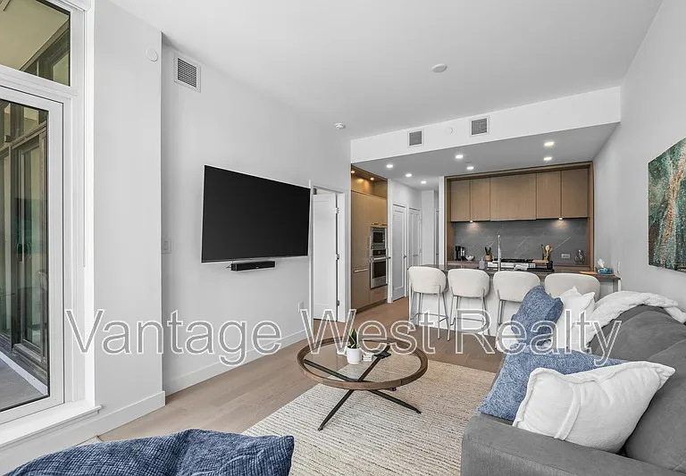 3389 Lakeshore Rd #210 — Photo 8