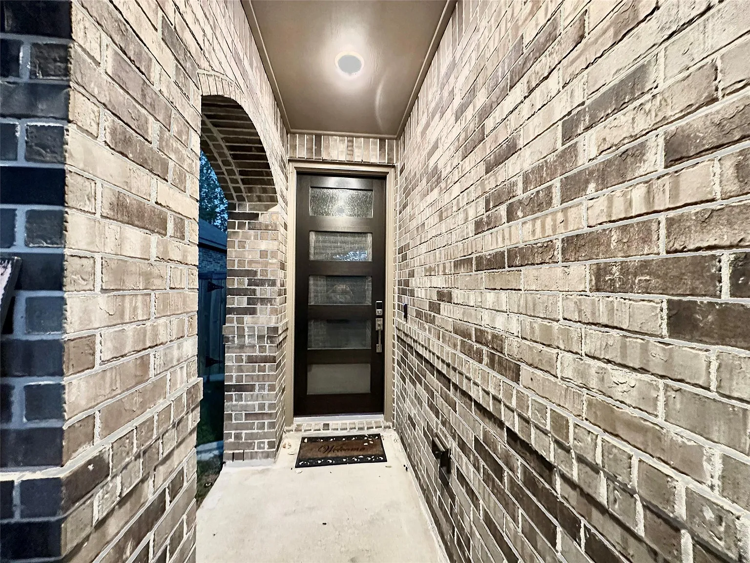 3 bed, 2.0 bath, 1616 sqft, $3,450 — Photo 3