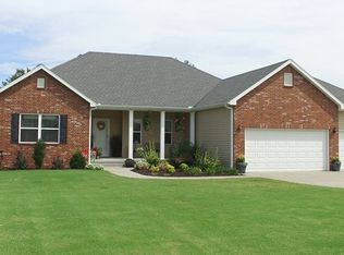 12426 E Outpost Cir, Nevada, MO 64772