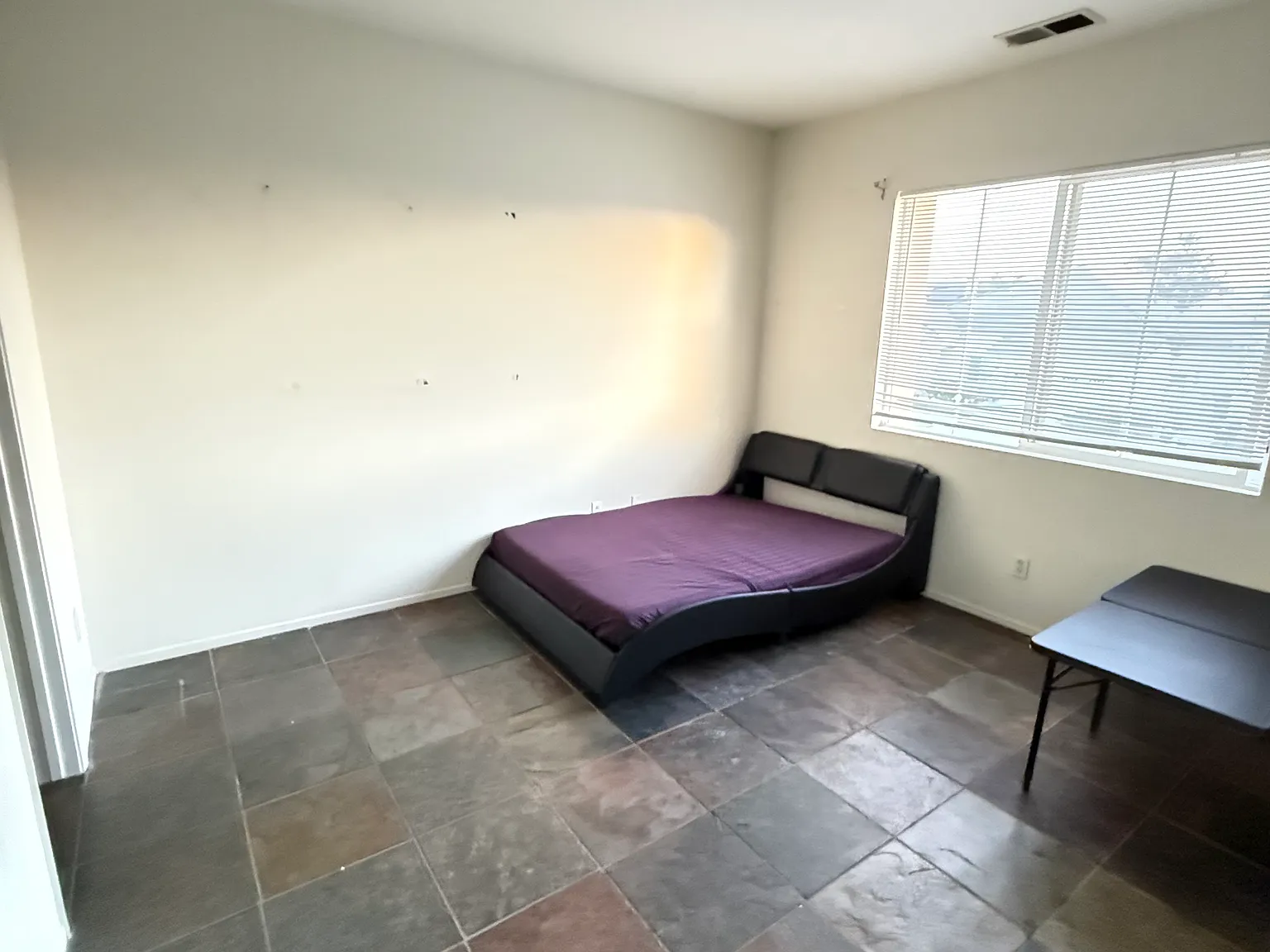 8 bed, 230 sqft, $999 — Photo 1