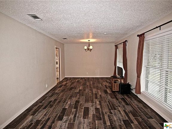 5th image of 1109 Dakota Dr