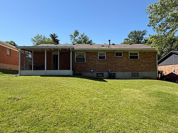 3rd image of 3662 Benhill Dr