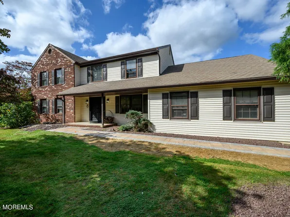 8 Brandywine Dr, Morganville, NJ 07751