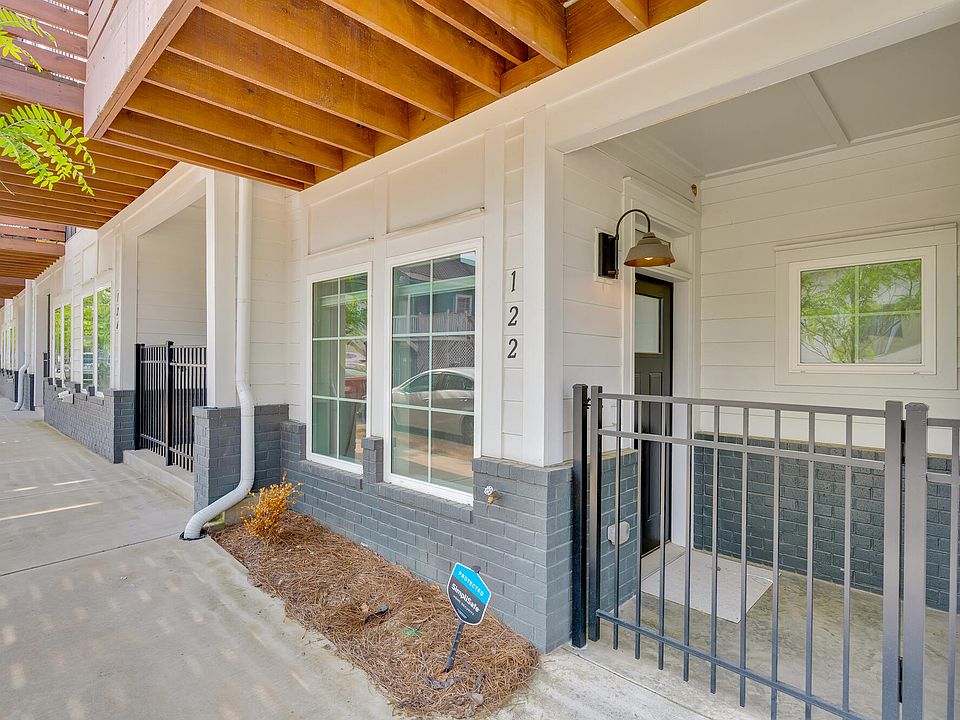 1st image of 122 E 19th St