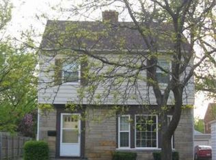2332 Scholl Rd, Cleveland, OH 44118