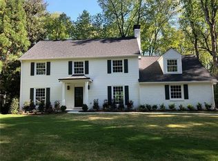 560 Tanacrest Cir, Sandy Springs, GA 30328