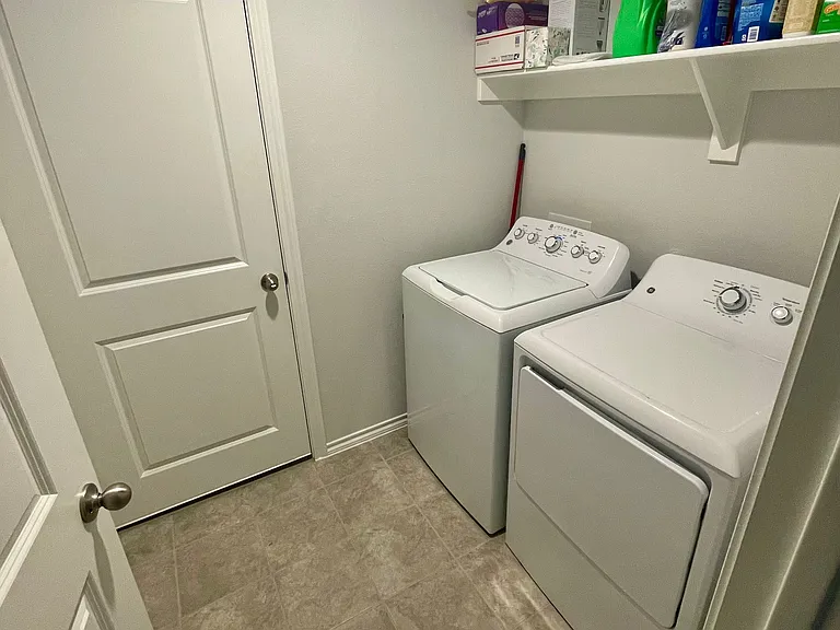 717 White Comb Ln — Photo 20