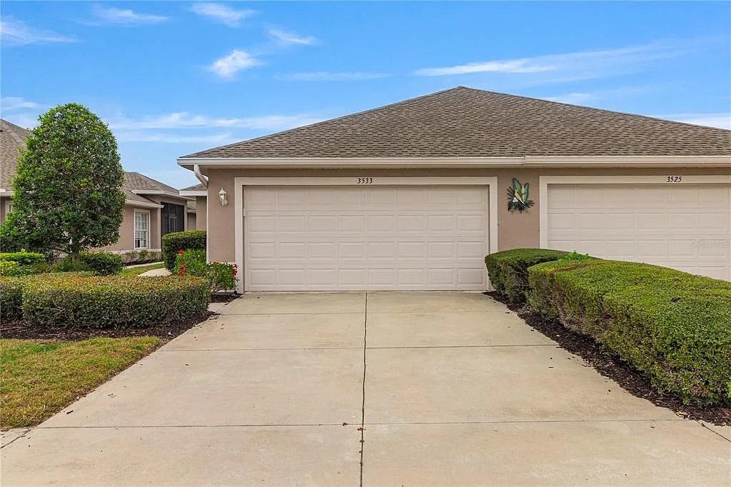 3 bed, 2.0 bath, 1477 sqft, $3,900 — Photo 2
