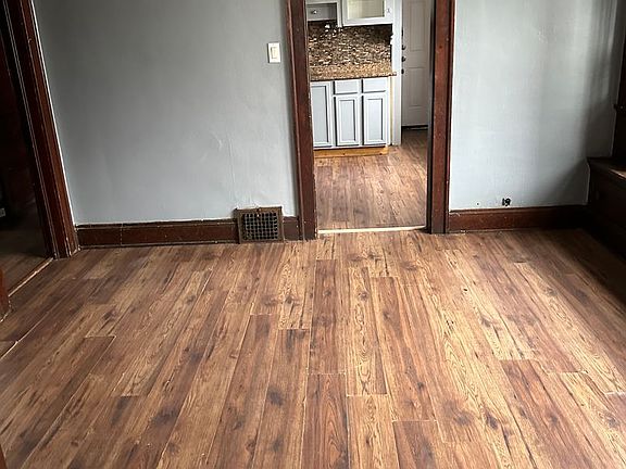 3rd image of 13305 Bartlett Ave