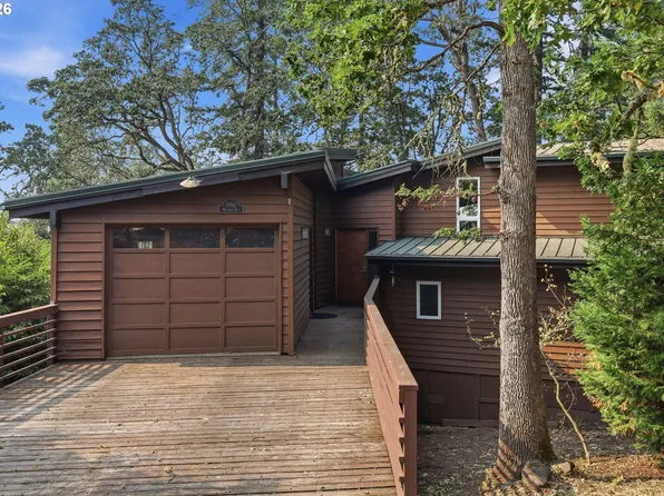 3067 Whitbeck Blvd, Eugene, OR 97405