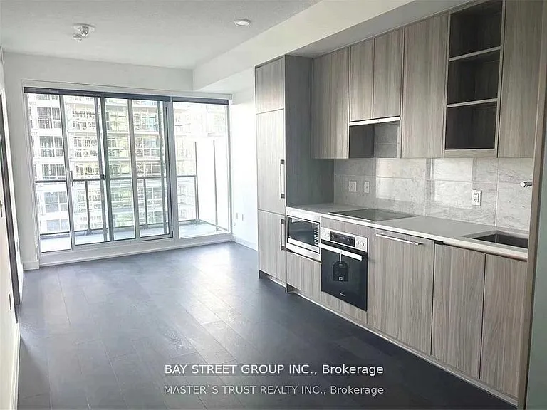 85 McMahon Dr #2107 — Photo 3