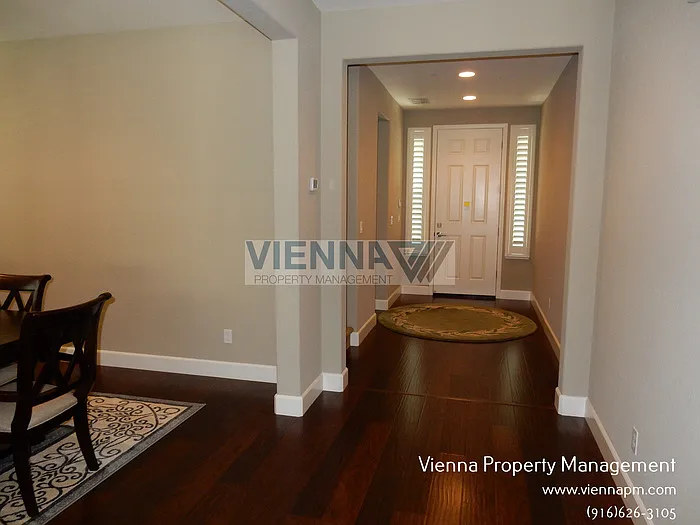 5635 Saratoga Cir — Photo 3