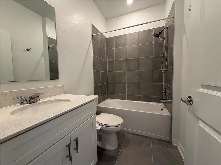 652 Grove St — Photo 23