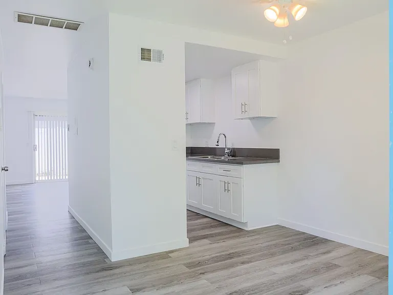 2709 S Baker St — Photo 6