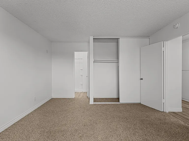 Lotus Gardens Apartments — Photo 9