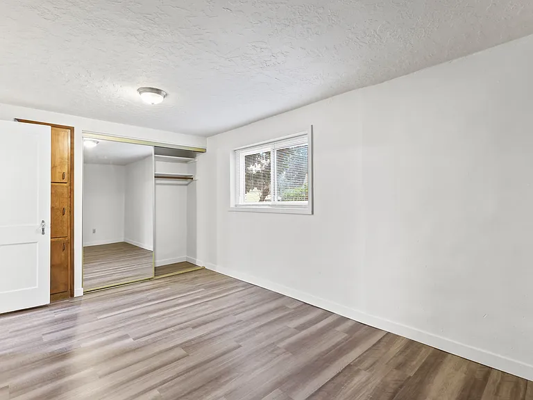 4326 NE Maywood Pl — Photo 10