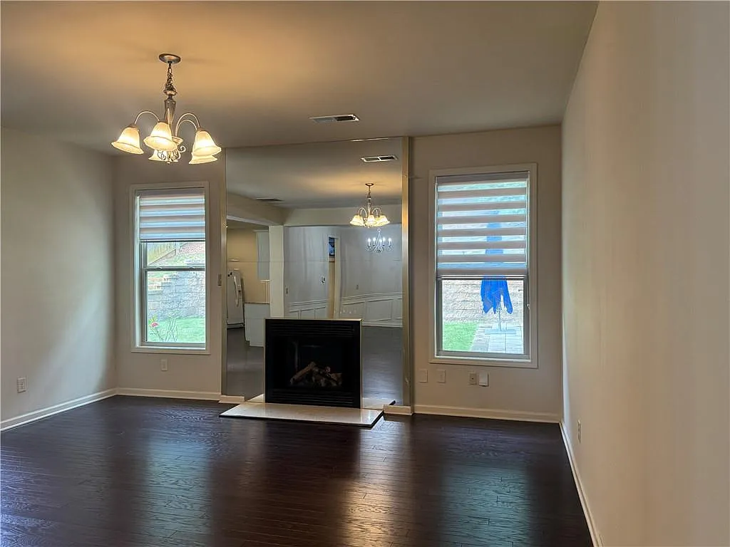 3 bed, 2.5 bath, 2548 sqft, $3,500 — Photo 3
