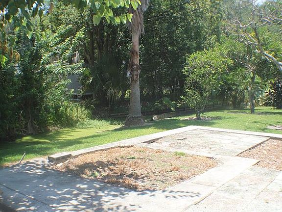 2nd image of 2032 Thelma Dr