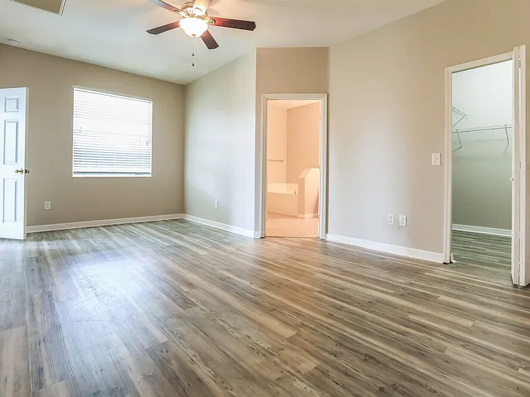 15385 Lakeland Cir — Photo 12