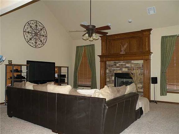 3rd image of 8009 N Alberts Dr