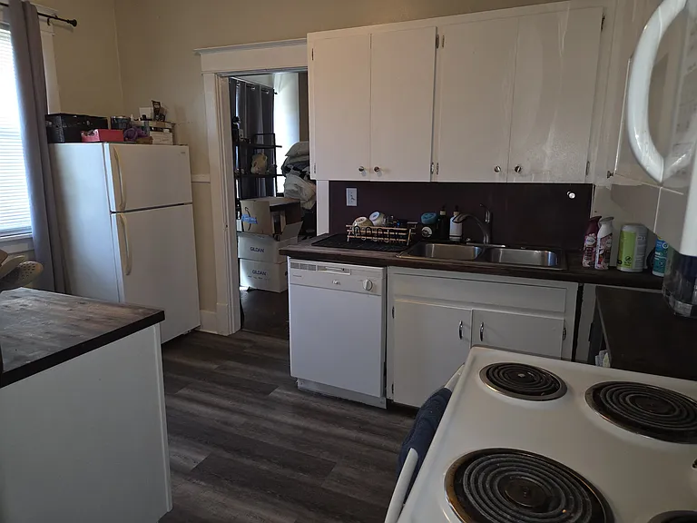 2125 S 35th Ave — Photo 5