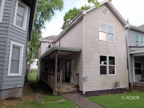 723 7th St #1, Marietta, OH 45750