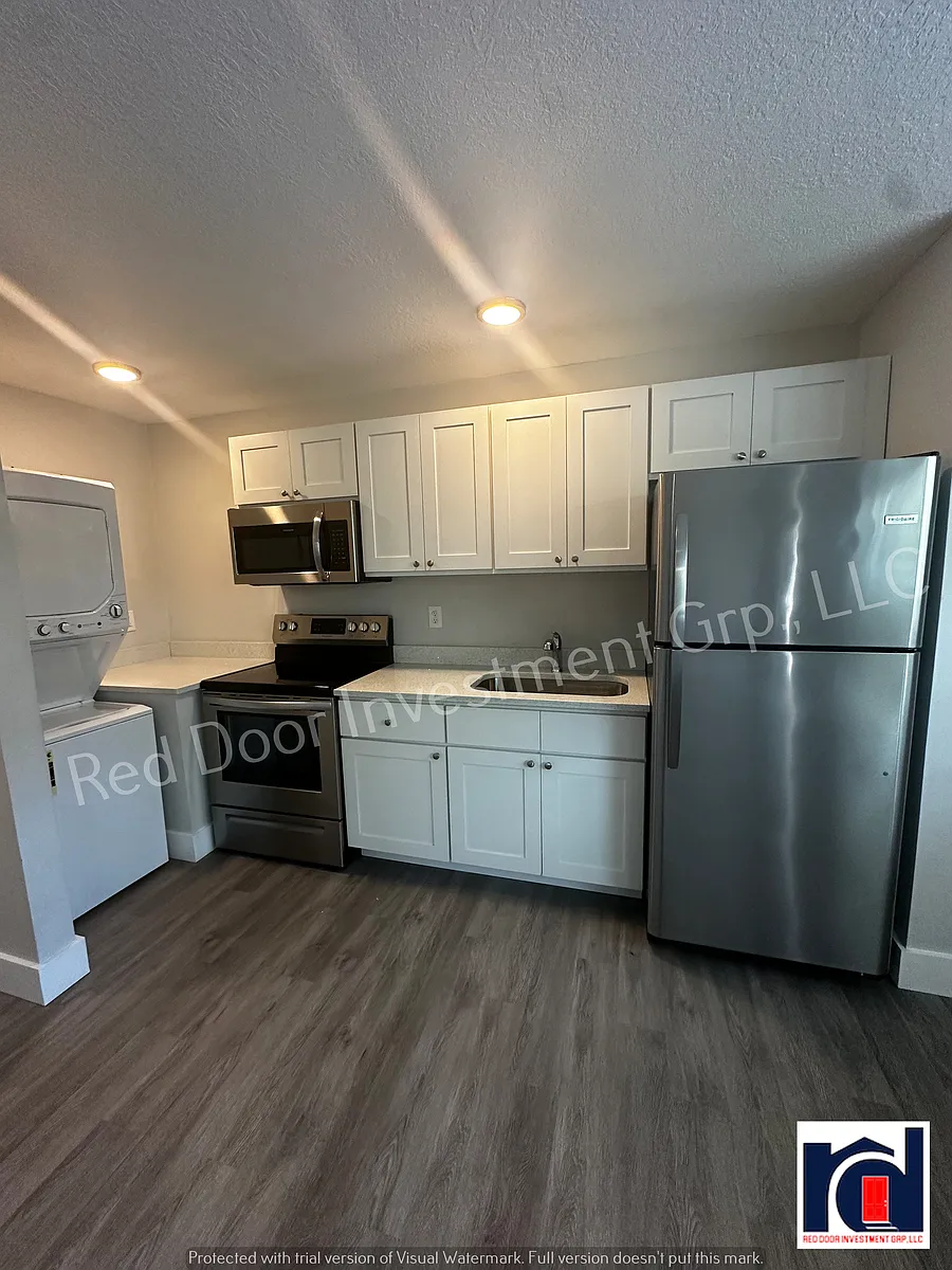 Building Photo - 1613 Illinois St #1
