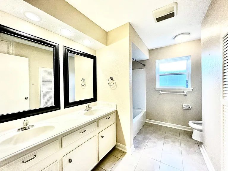 13935 Saint Marys Ln — Photo 22