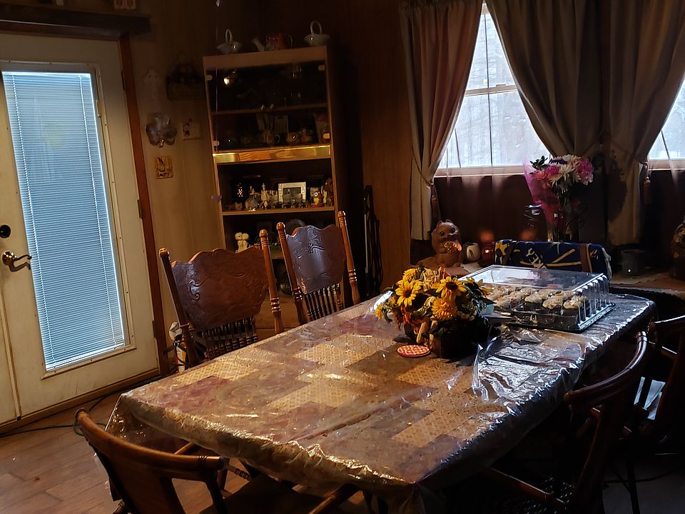 Dining Rm & Main Enterance