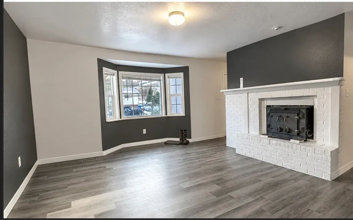 4 bed, 1640 sqft, $2,900 — Photo 2